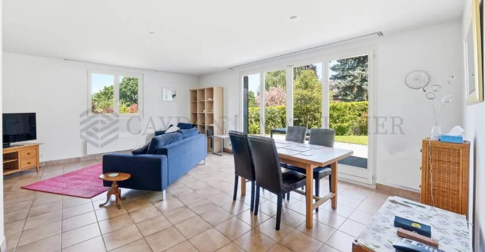 Grande villa 7 pièces avec joli jardin ensoleillé – Foto 3 von 13