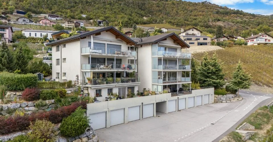SUBLIME APPARTEMENT DE 4,5 PIÈCES AVEC GRAND BALCON ET VUE PANORAMIQUE – photo 2 sur 13