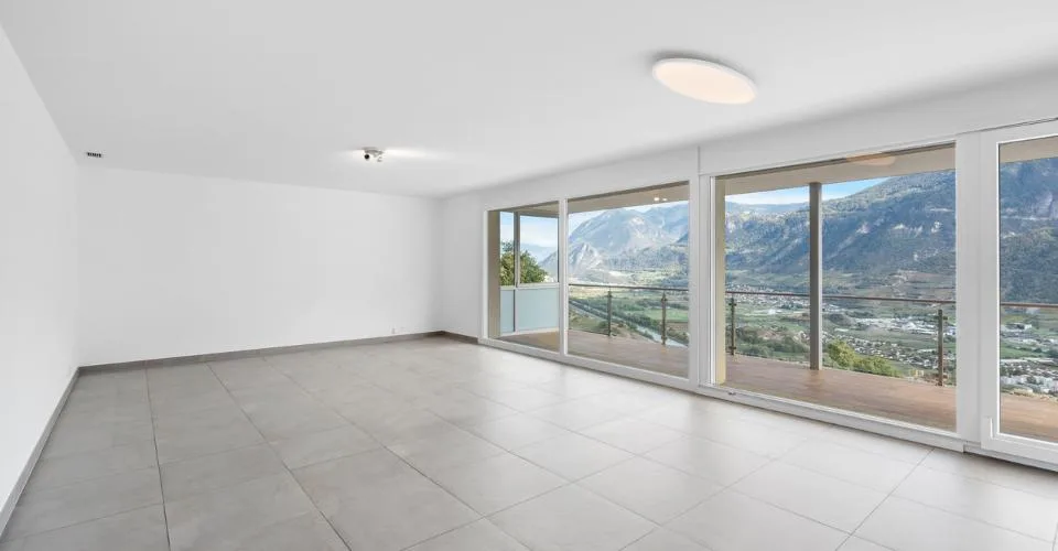 SUBLIME APPARTEMENT DE 4,5 PIÈCES AVEC GRAND BALCON ET VUE PANORAMIQUE – photo 5 sur 13