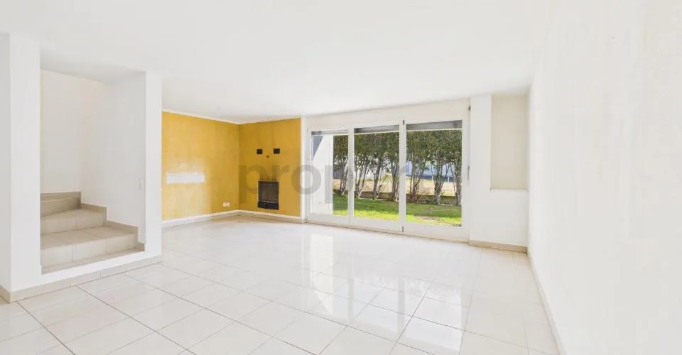 Vendiamo bellissima, generosa casa a Brione sopra Minusio con piscina e giardino. ( No vista Lago) – Foto 12 von 13