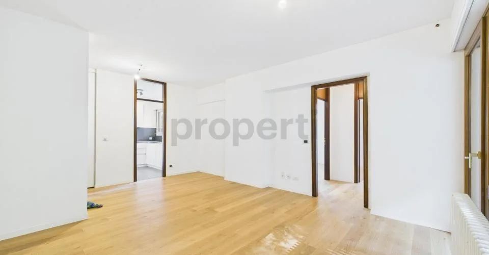 Splendido Appartamento rinnovato 3.5 locali con vista lago – photo 2 of 13