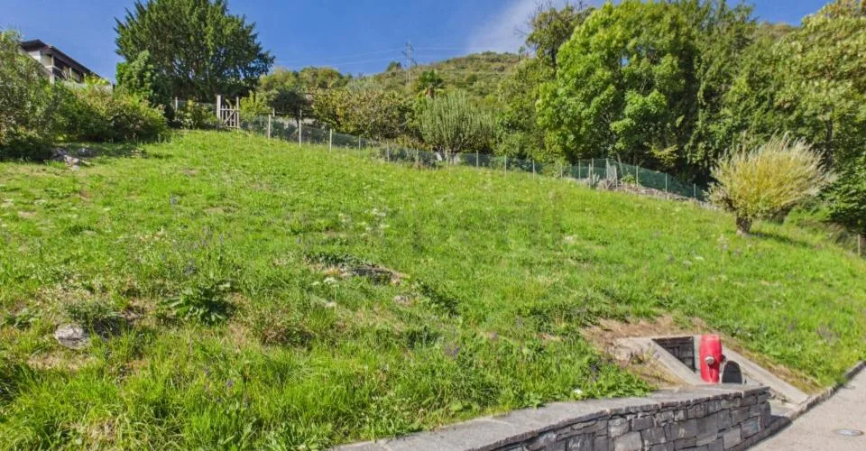 Terrain constructible avec vue sur le lac  Opportunité de développement résidentiel – Foto 2 von 12
