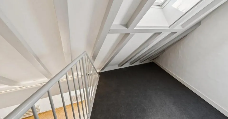 CENTRO DI GINEVRA ? STRADE BASSO ? ELEGANTE DUPLEX CON ASCENSORE – foto 13 di 26