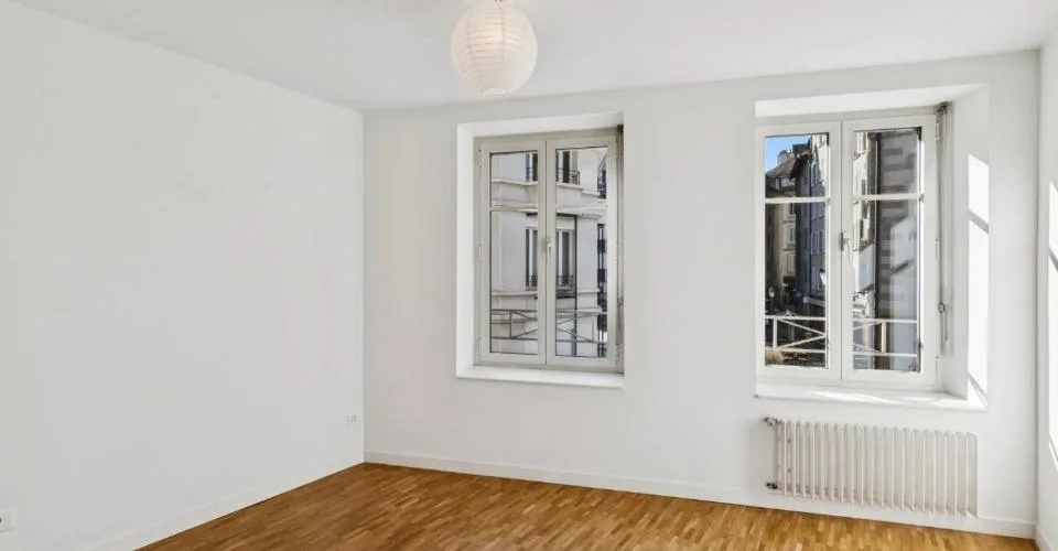 CENTRO DI GINEVRA ? STRADE BASSO ? ELEGANTE DUPLEX CON ASCENSORE – foto 7 di 26