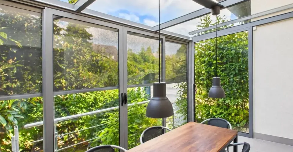 Maison familiale en demi-niveaux avec jardin arboré – photo 8 sur 15