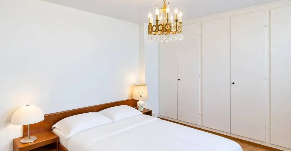 Maison familiale en demi-niveaux avec jardin arboré – photo 12 sur 15