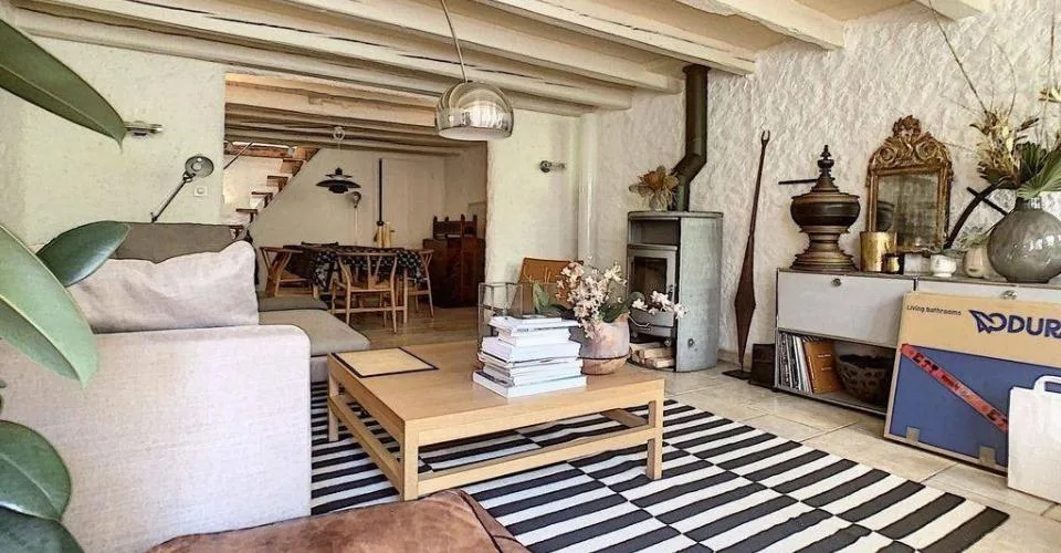 BELLE MAISON CONTIGUË DE 7 PIÈCES À ANIÈRES – foto 3 di 7