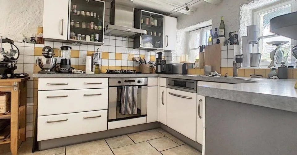 BELLE MAISON CONTIGUË DE 7 PIÈCES À ANIÈRES – foto 4 di 7