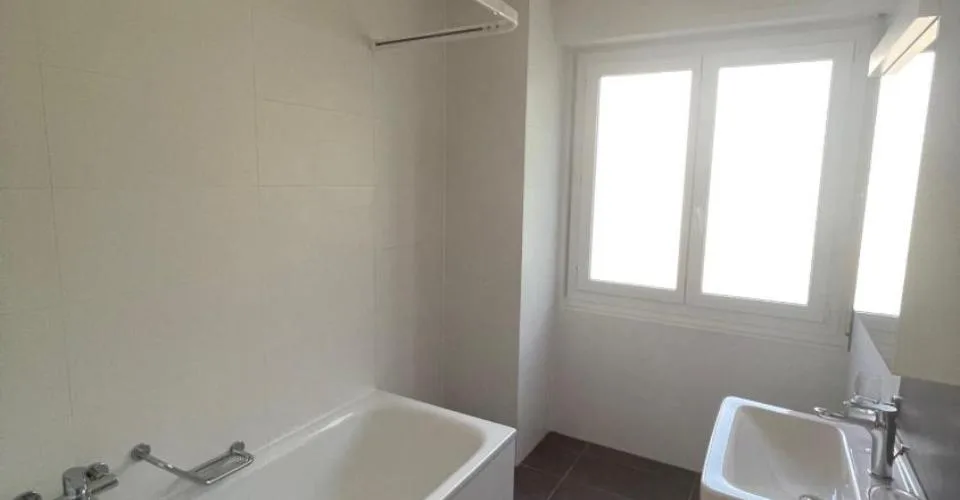 À LOUER - appartement de 2.5 pièces au 2ème étage avec balcon à Pully – photo 5 sur 6
