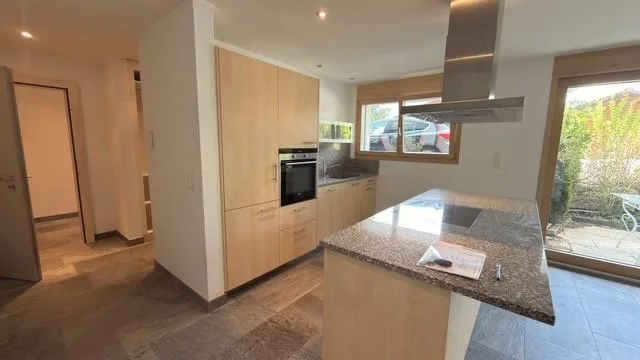 Appartement de 2.5 pièces sis au rez-de-chaussée – photo 2 sur 9