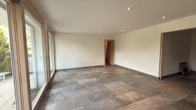 Appartement de 2.5 pièces sis au rez-de-chaussée – photo 3 sur 9