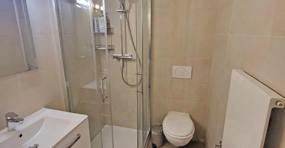 Appartement meublé de standing en rez-de-jardin – photo 5 sur 7