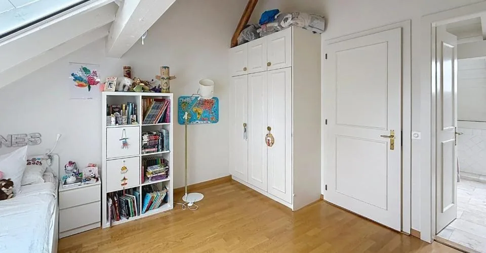 Appartement avec cachet, spacieux et lumineux, avec balcon – Foto 9 von 10