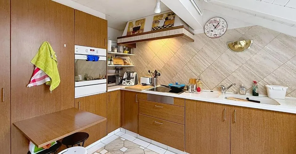 Appartement avec cachet, spacieux et lumineux, avec balcon – Foto 6 von 10