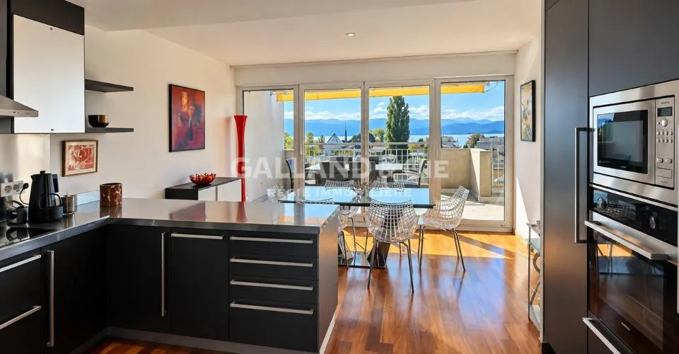 Magnifique logement idéalement situé avec vue lac – foto 2 di 7