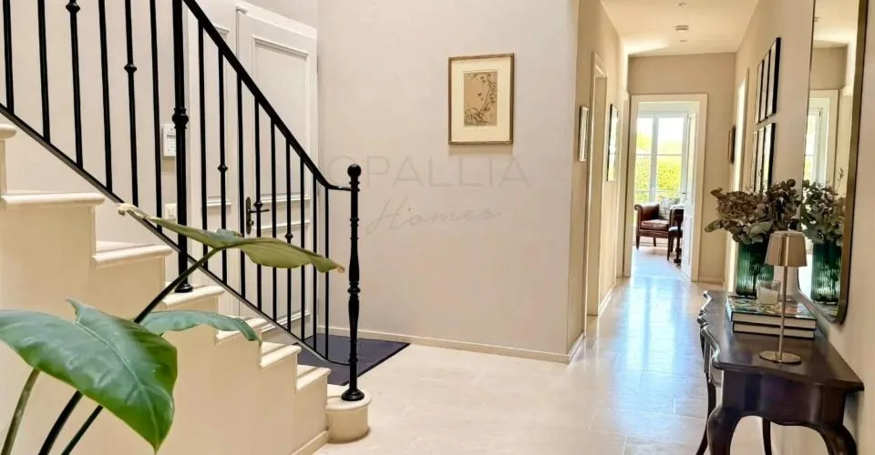Elegant family home with pool in a quiet setting, Commugny – photo 4 of 13