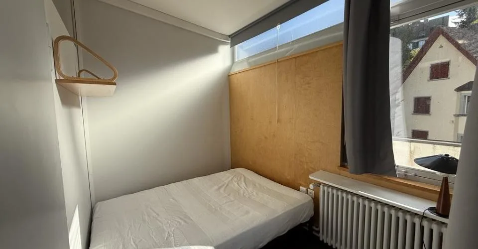 Möblierte Attikawohnung mit grosser Dachterrasse in der Bauhaus-Ikone – Foto 5 von 11
