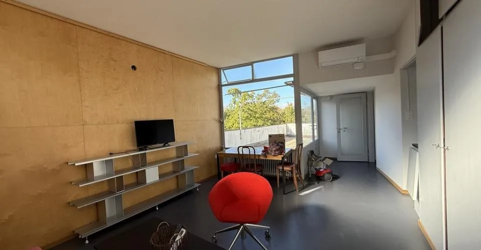 Möblierte Attikawohnung mit grosser Dachterrasse in der Bauhaus-Ikone – Foto 3 von 11