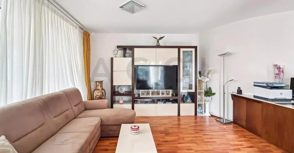 EXCLUSIVITY - Bright 4-room apartment with covered terrace, private garden - additional box - Châtelaine – photo 7 of 13