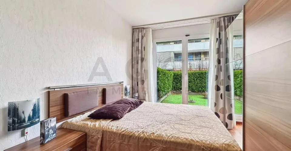 EXCLUSIVITY - Bright 4-room apartment with covered terrace, private garden - additional box - Châtelaine – photo 10 of 13