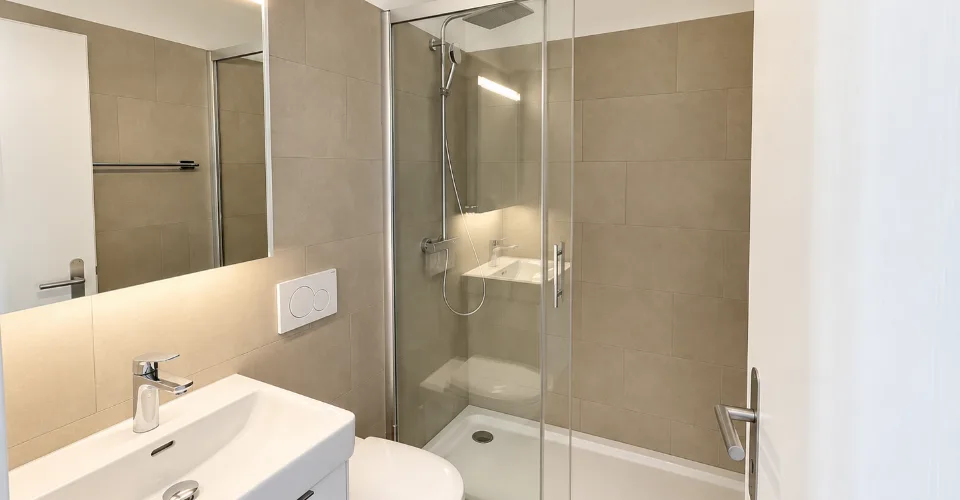 Appartement de caractère de 2.5 pièces dans un immeuble historique rénové – photo 6 sur 8