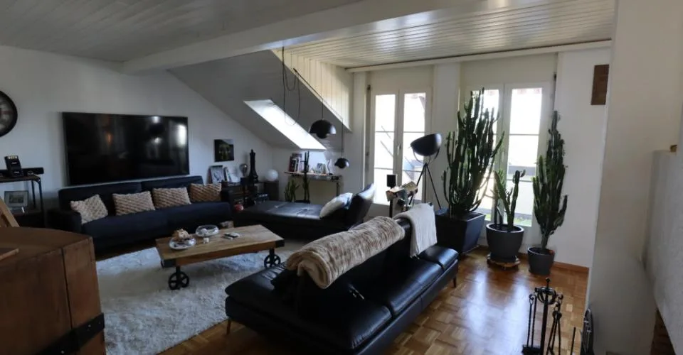 Bel appartement de 5,5 pièces (2ème étage, 144 m²) – Rue du Bourg 22 à Étagnières – Foto 3 von 19