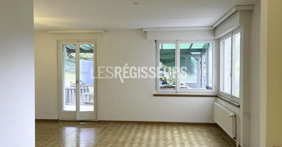 Charmant appartement de 4.5 pièces sur deux niveaux dans une villa – Foto 7 von 12