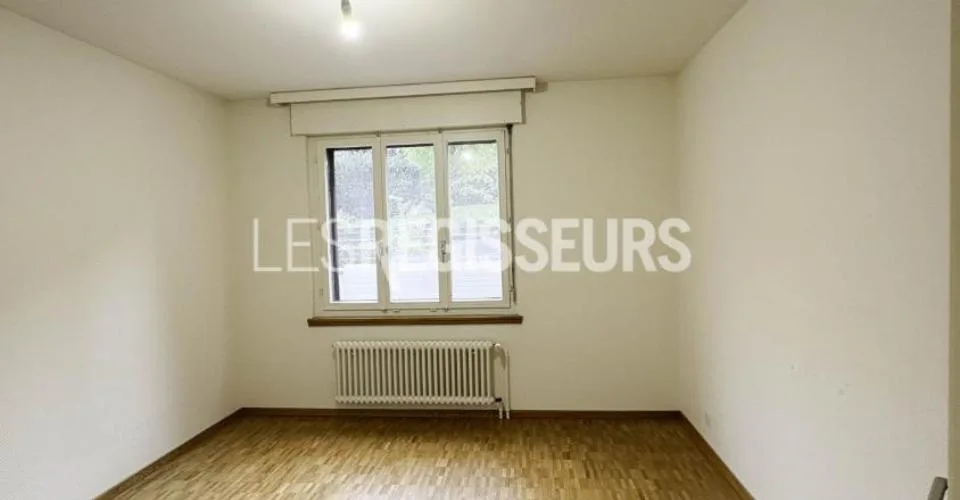 Charmant appartement de 4.5 pièces sur deux niveaux dans une villa – Foto 9 von 12