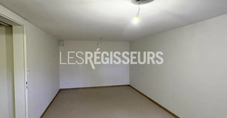 Charmant appartement de 4.5 pièces sur deux niveaux dans une villa – Foto 10 von 12
