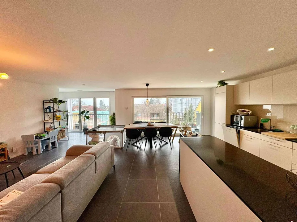 Moderne 4.5-Zimmer-Wohnung im Herzen von Bülach