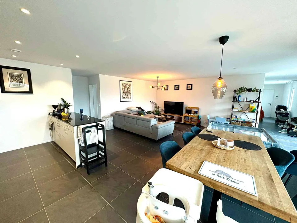 Moderne 4.5-Zimmer-Wohnung im Herzen von Bülach