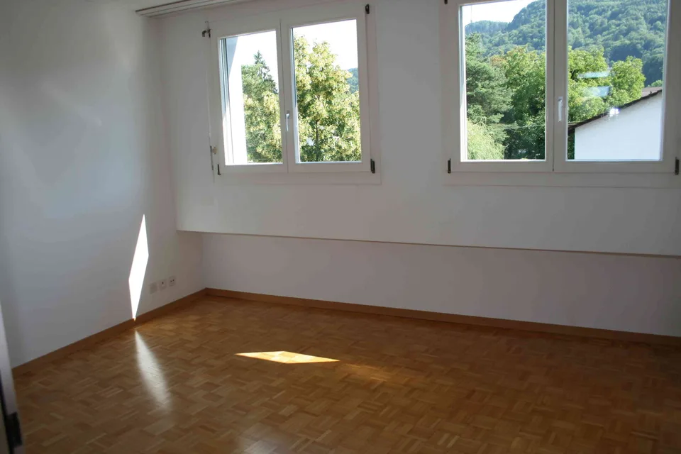 Helle 2.5-Zimmer-Dachwohnung mit Charme in Zürich Albisrieden