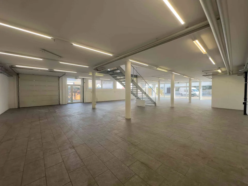 Geschäftshaus an der Hauptstrasse im Zentrum von Bubendorf
