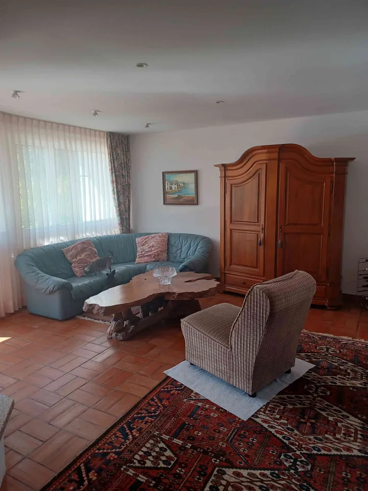Einfamilienhaus mit Pool und grossem Garten in Caslano