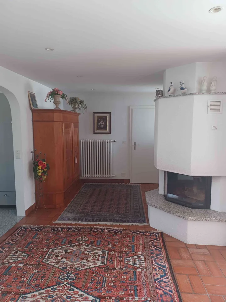 Einfamilienhaus mit Pool und grossem Garten in Caslano