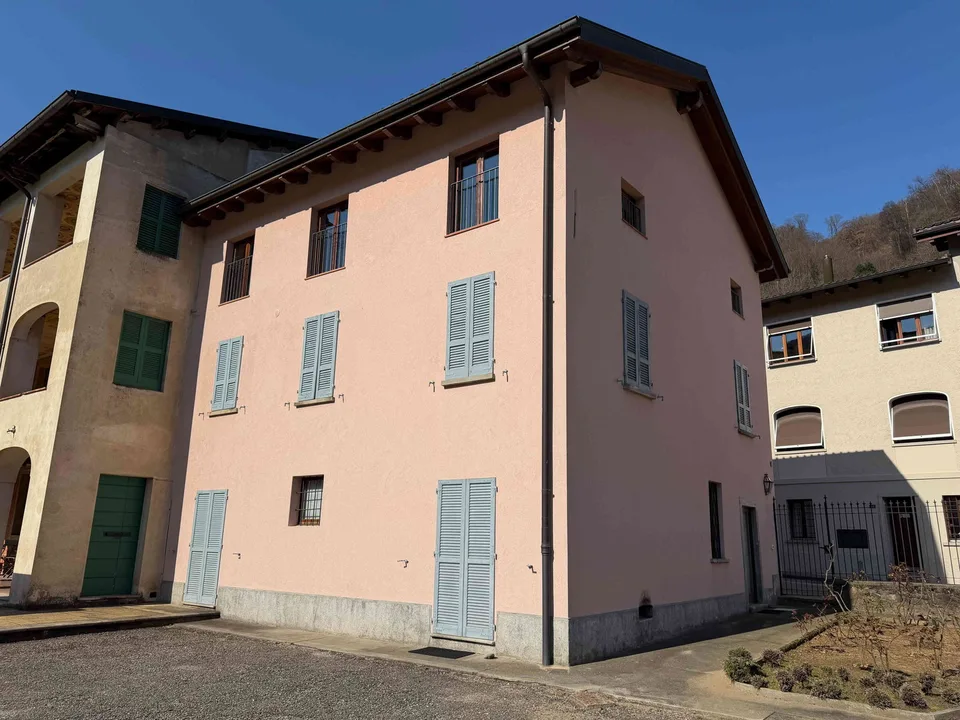 Grande appartamento 4.5 loc. in casa bifamiliare a Barbengo Cadepiano