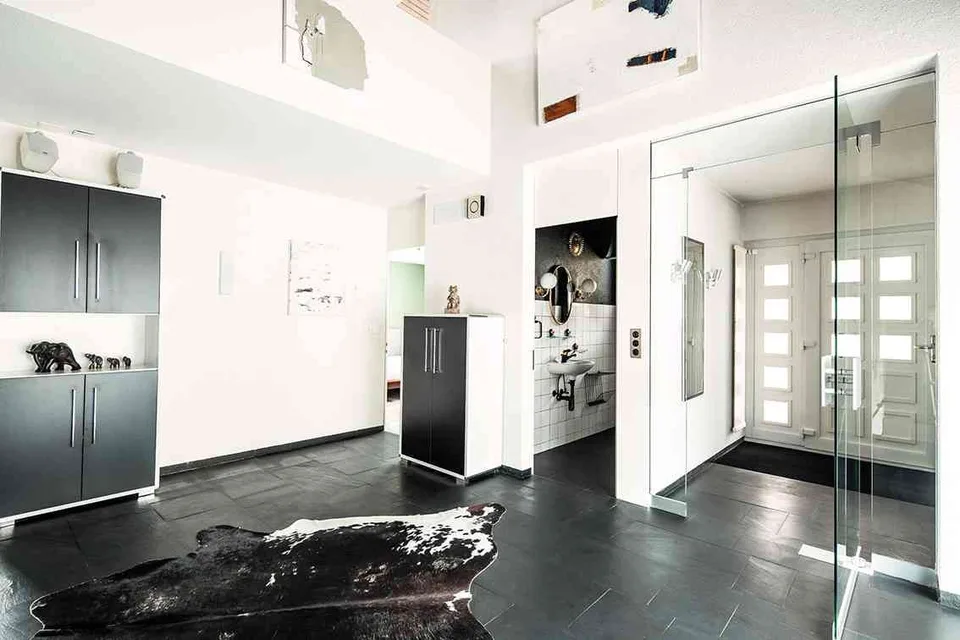 Grosszügiges 9.5-Zimmer Einfamilienhaus in Wohnquartier mit Weitsicht – photo 5 sur 16