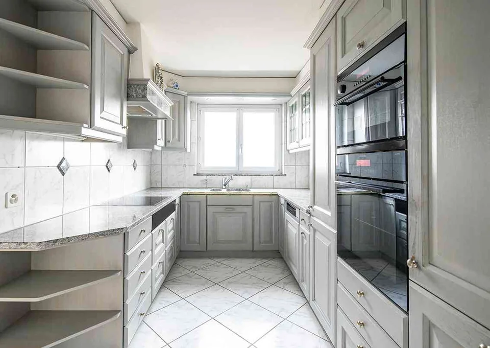 Grosszügiges 9.5-Zimmer Einfamilienhaus in Wohnquartier mit Weitsicht – photo 10 sur 16