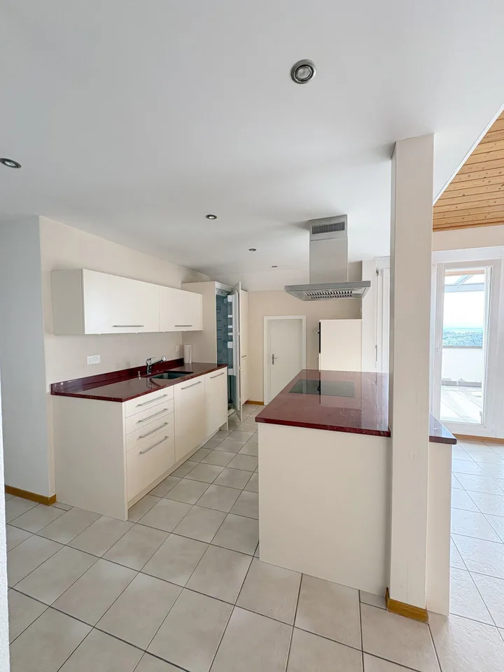 4.5-Zimmer-Wohnung mit traumhafter Aussicht und 170 m² Nutzfläche