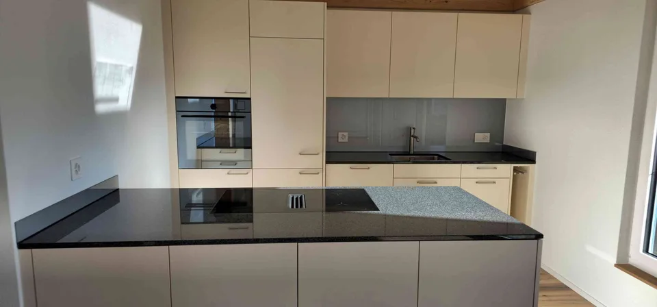 Exklusive 3.5-Zimmer | 100m² | 50m² Garten | Rigiblick | Baar