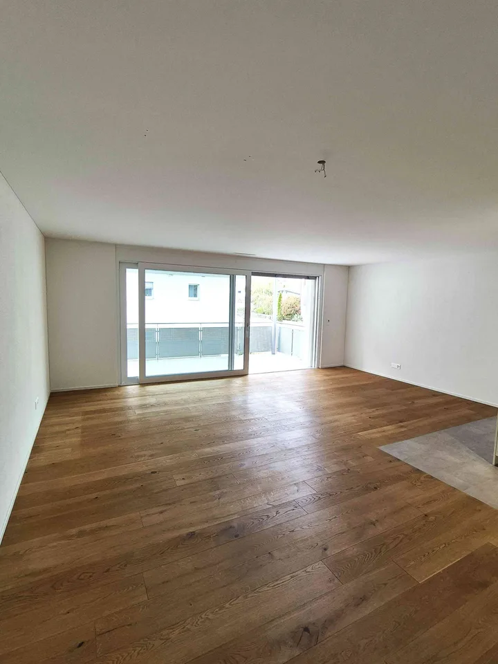 Moderne 3.5-Zimmer-Wohnung in Niederhelfenschwil – sonnig, ruhig und komfortabel