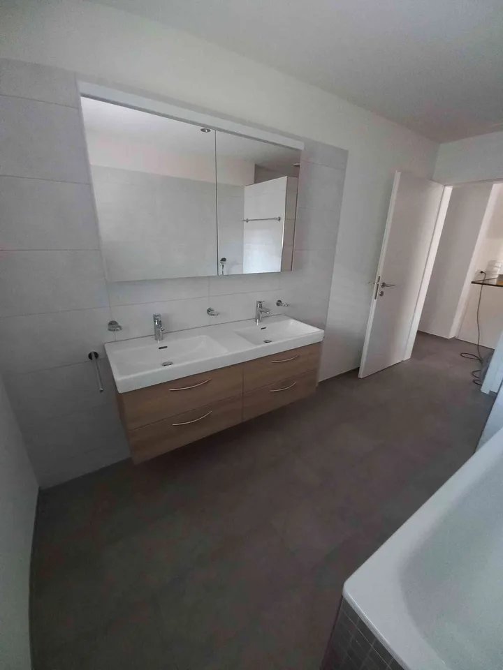 Moderne 3.5-Zimmer-Wohnung in Niederhelfenschwil – sonnig, ruhig und komfortabel