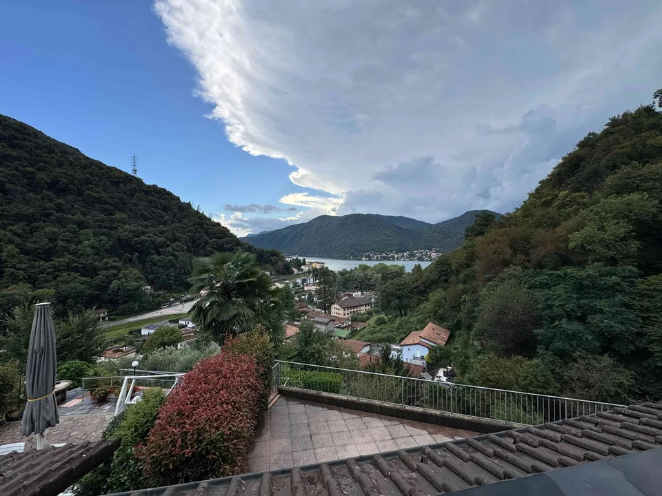 Casa con vista lago a Lugano-Figino / Haus mit Seeblick in Lugano-Figino