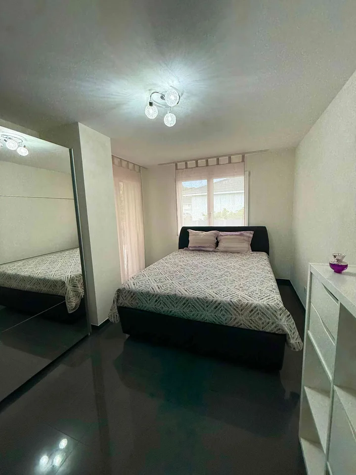 Exklusive 2.5 Zimmer Attikawohnung mit grosser Südterrasse – Foto 13 von 13