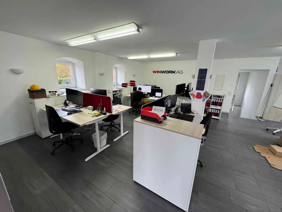 Flexible Arbeitsplätze in modernem Büro, 1 bis 3 Plätze zur Untermiete