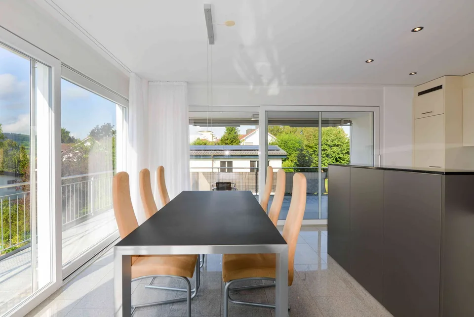 Moderne Wohnung mit grossem Balkon und herrlicher Aussicht