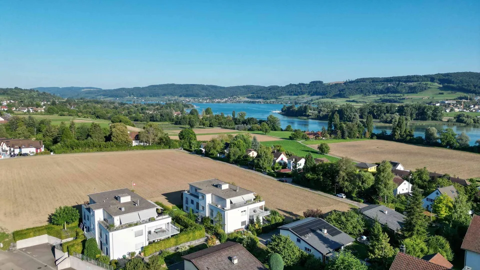 Moderne Wohnung mit grossem Balkon und herrlicher Aussicht, auch teilmöbliert möglich