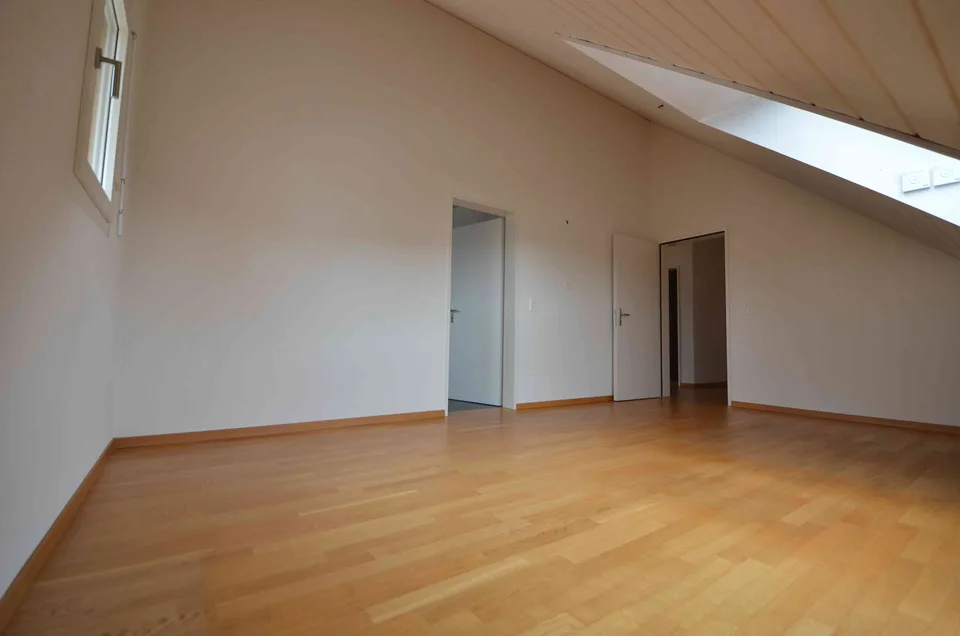 4 1/2 Zimmer Dachwohnung (122 m²)