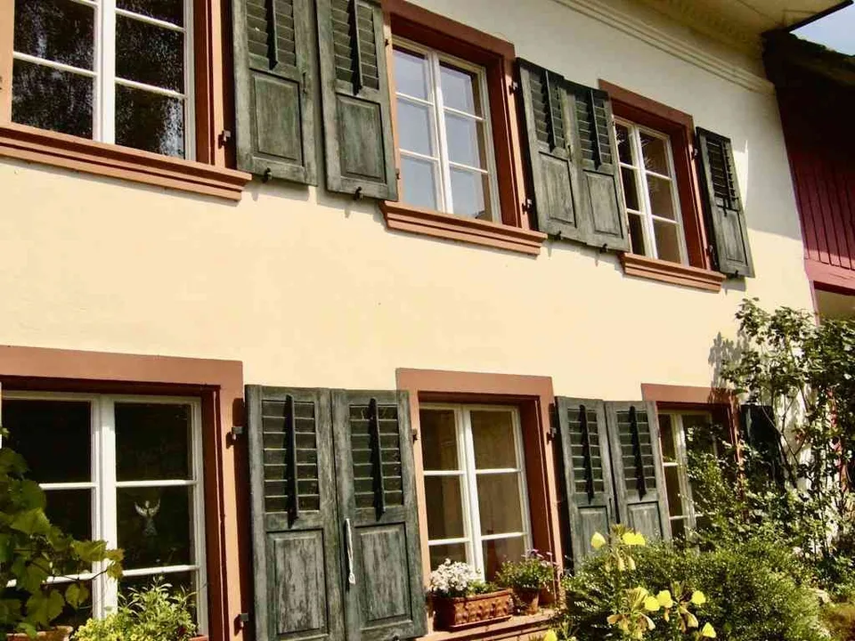 Sehr schöne, grosszügige Altbauwohnung