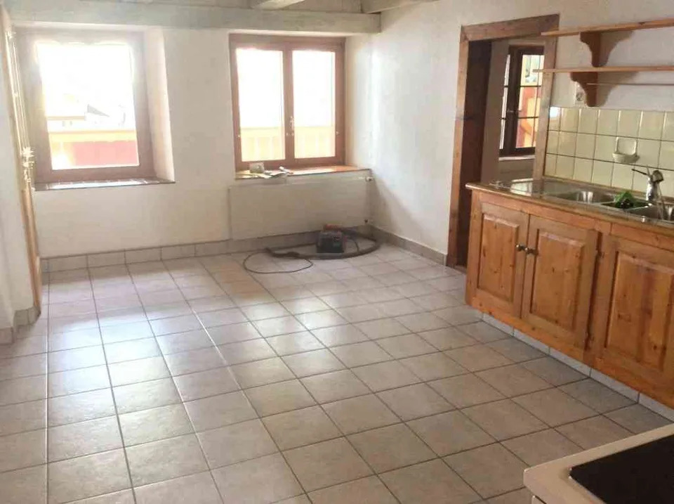 Sehr schöne, grosszügige Altbauwohnung